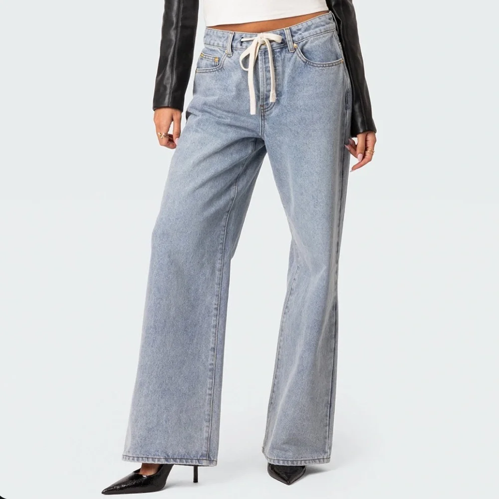 Edikted WYNN LOW RISE OVERSIZED JEANS - Picture 1 of 4